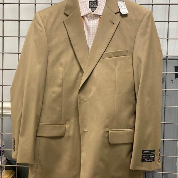 Brand new Jos. A. Banks suit. New with tags - Picture 1 of 9